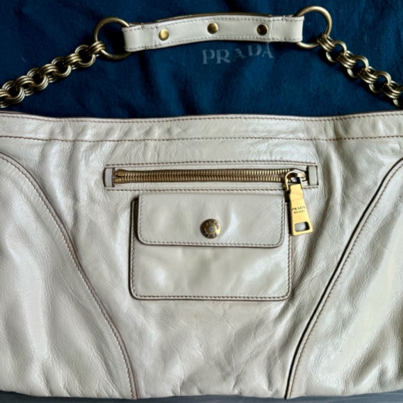 Prada leather handbag/clutch with removable chain handle - Picture 2 of 9